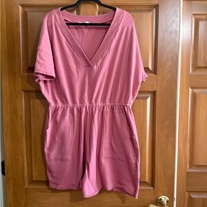 Zenana Outfitters Rose V-Neck Short Sleeve Romper. Never worn.